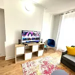 Refait A Neuf 2 Pieces - Paris - Tout Equipe - Parking