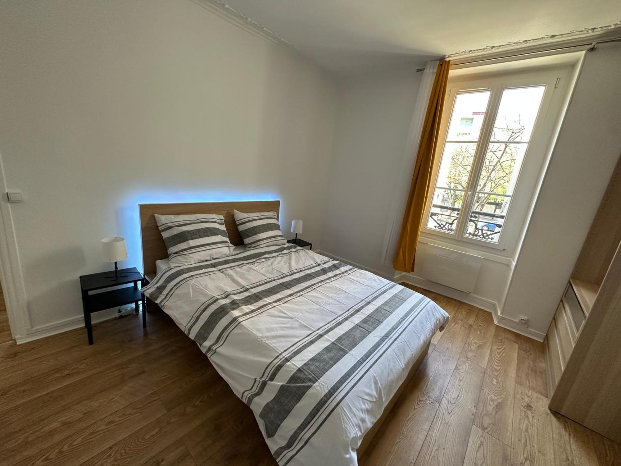 Refait A Neuf 2 Pieces - - Equipe - Parking Appartement Parijs